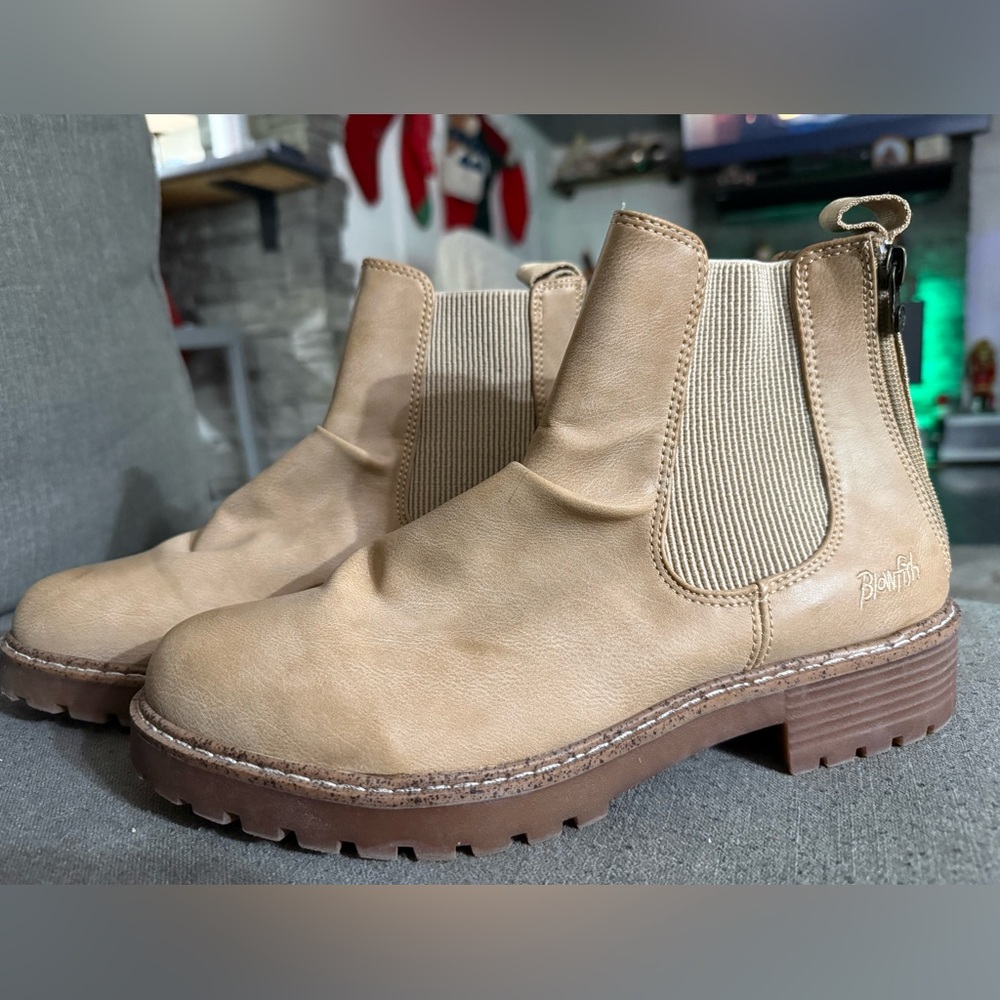 Blowfish Chelsea Boot size 10